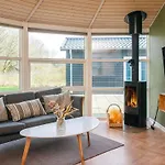 4 Star In Ansager-by Traum *